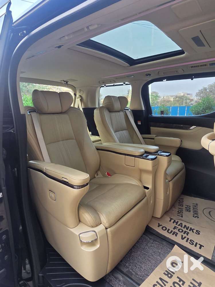 Toyota Vellfire Vip – Executive Lounge, 2023, Petrol