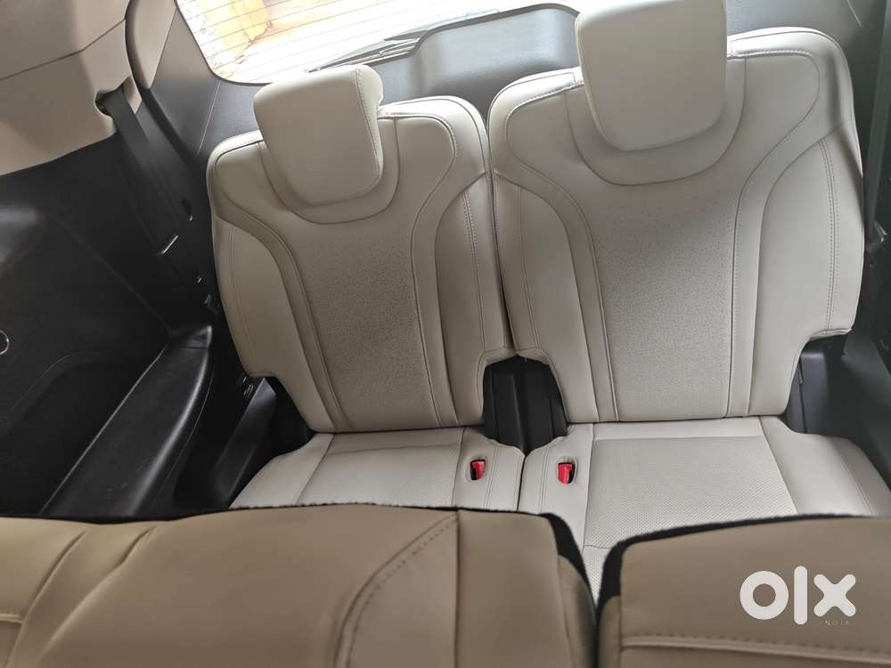 Mahindra Xuv700 2.0 Ax 7 Petrol At Str, 2024, Petrol