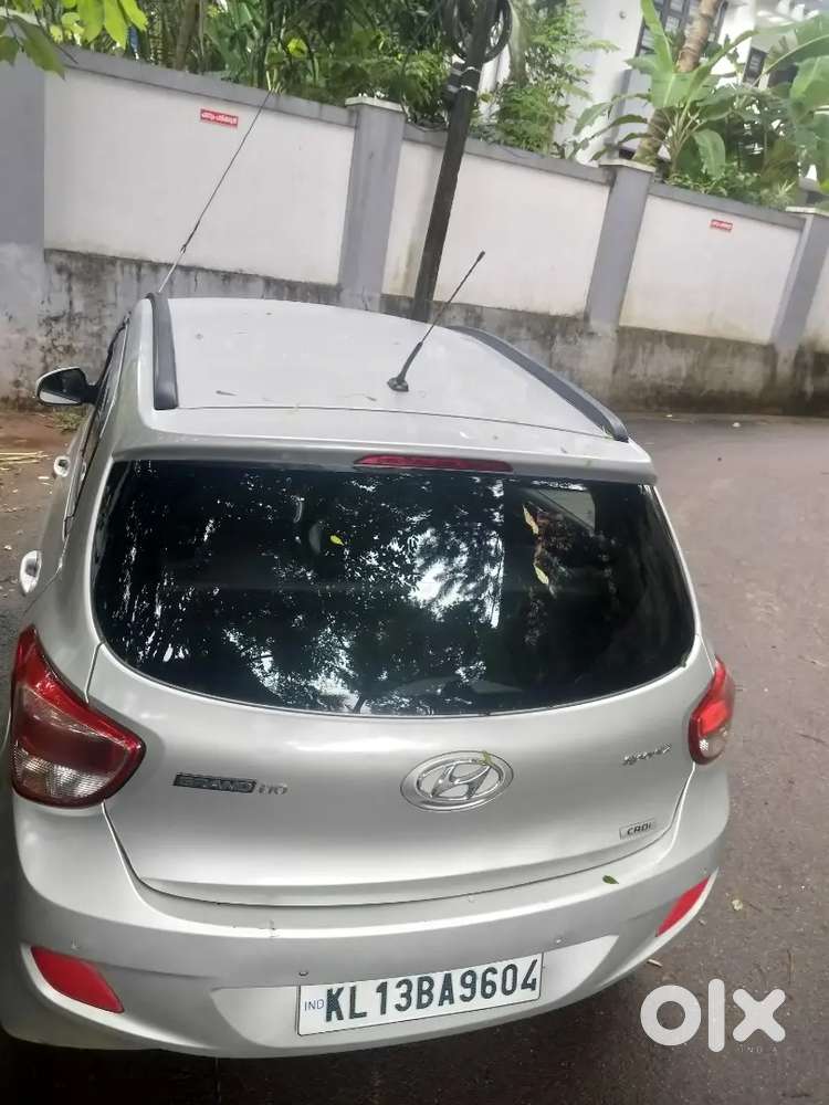 Hyundai I10 Sportz Diesel 2015 72km Driven Neat Vehicle