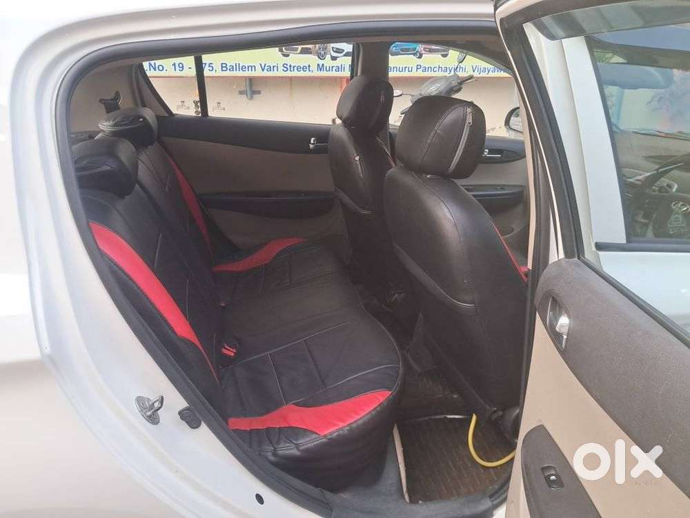 Hyundai I20 Petrol Asta Option, 2013, Petrol