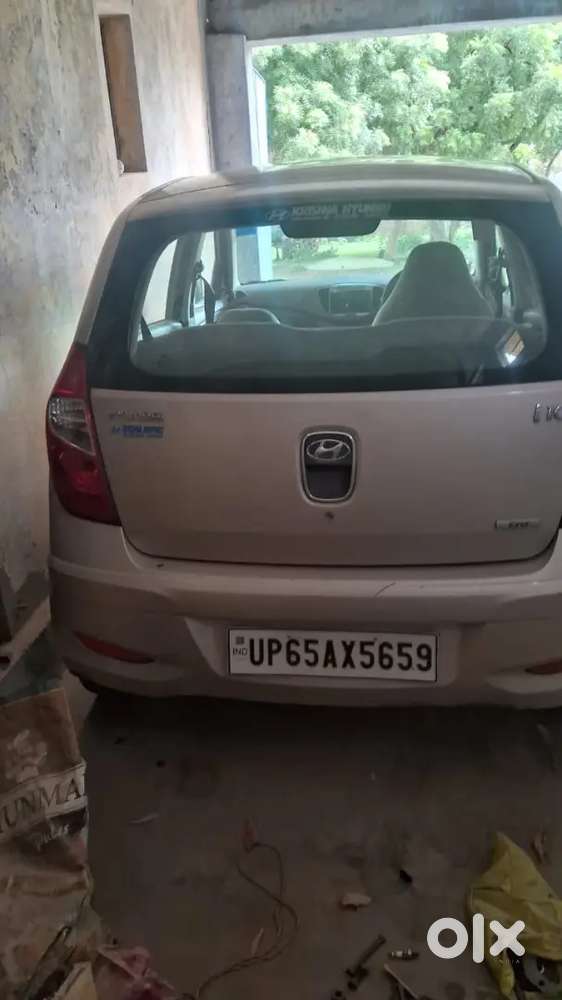 Hyundai I10 2011 Petrol 68000 Km,cng Fitted,