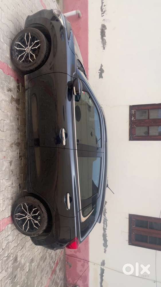 Maruti Suzuki Baleno Petrol 2025