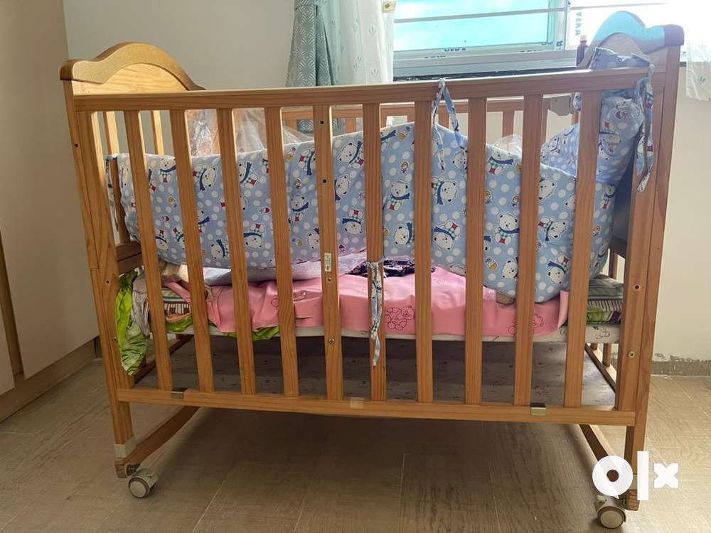 Baby cradle clearance olx