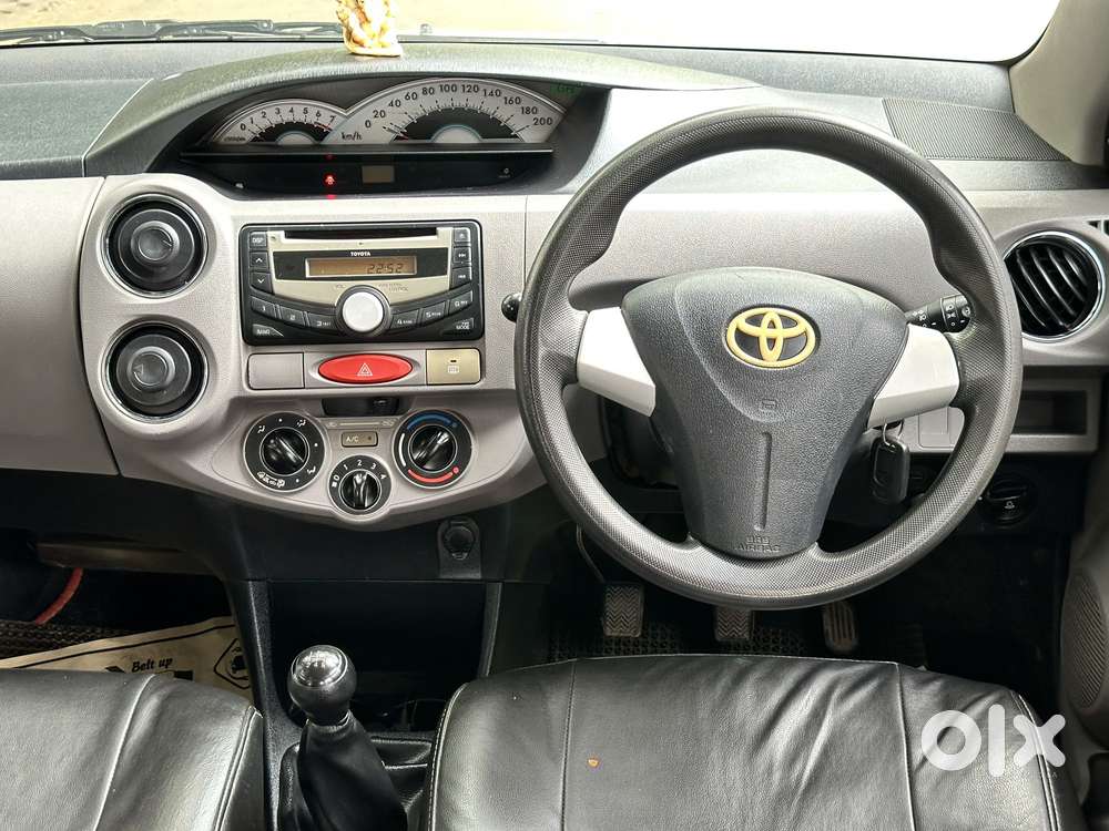 Toyota Etios V, 2011, Petrol