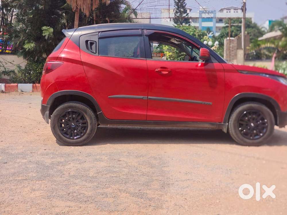 Mahindra Kuv 100
