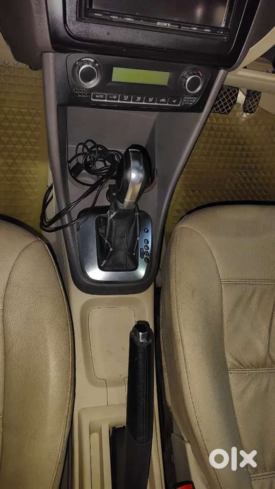 Volkswagen Vento Petrol Highline 2011