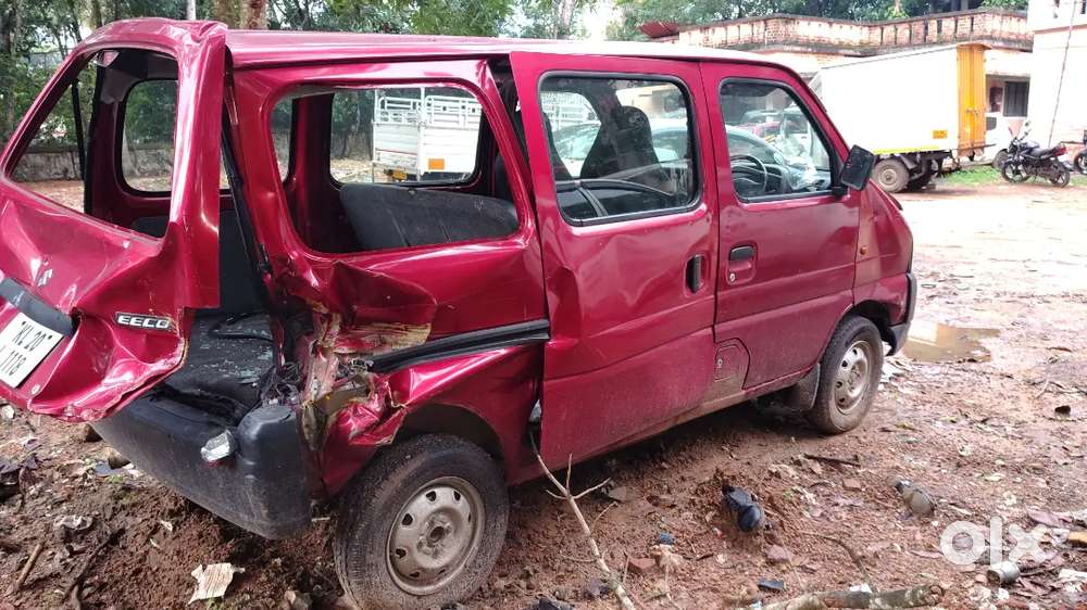 2017 Maruti Eeco | Rear & Front Damaged | Good Engine & Running Cond