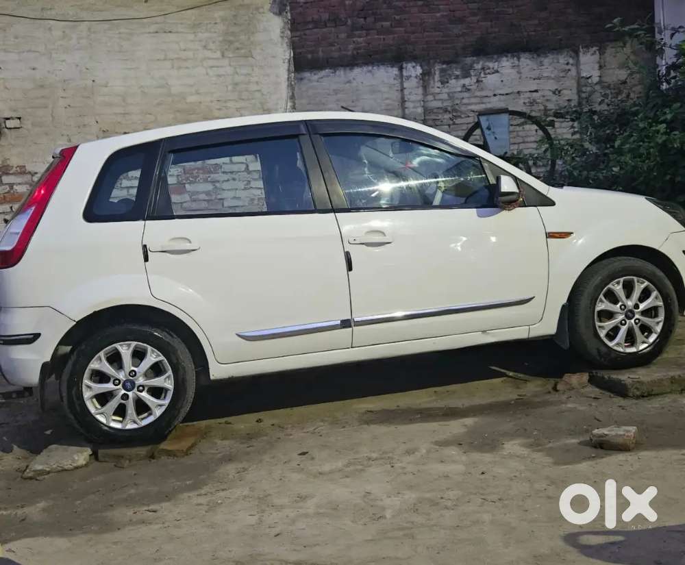 Ford Figo Petrol 2014