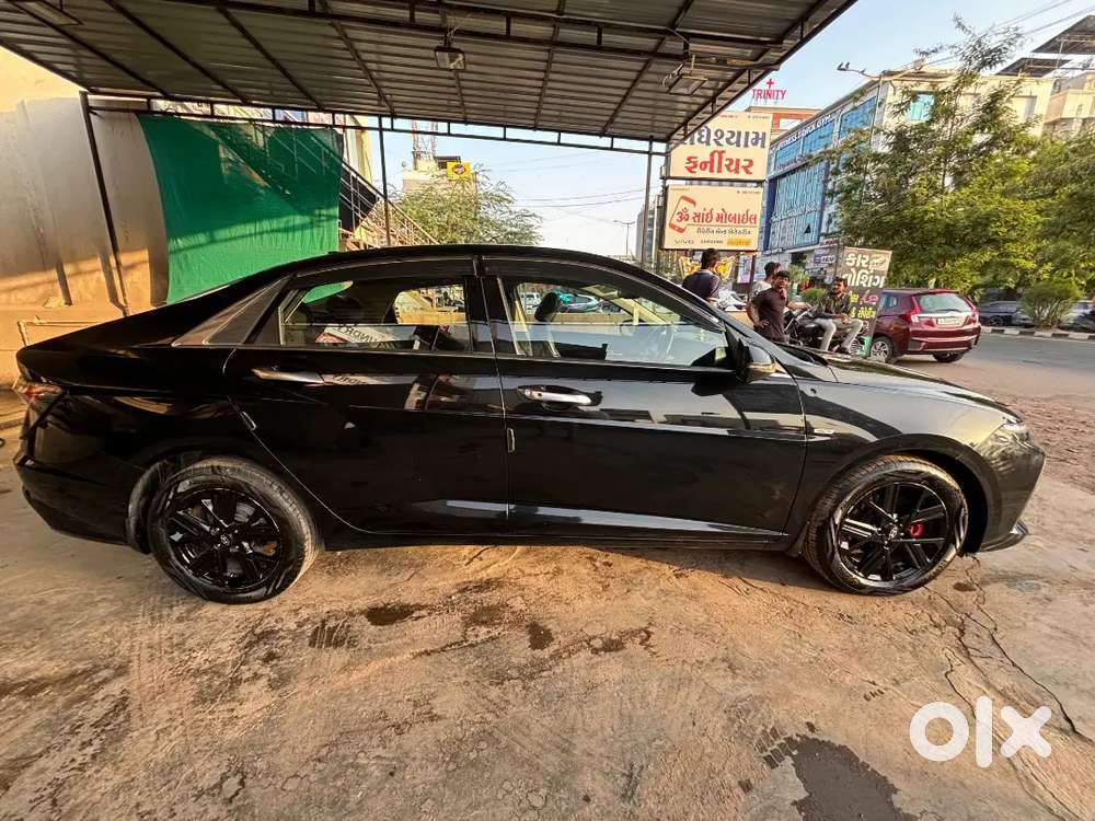 Hyundai Verna Sx Turbo Petrol Dct (automatic) Black Colour