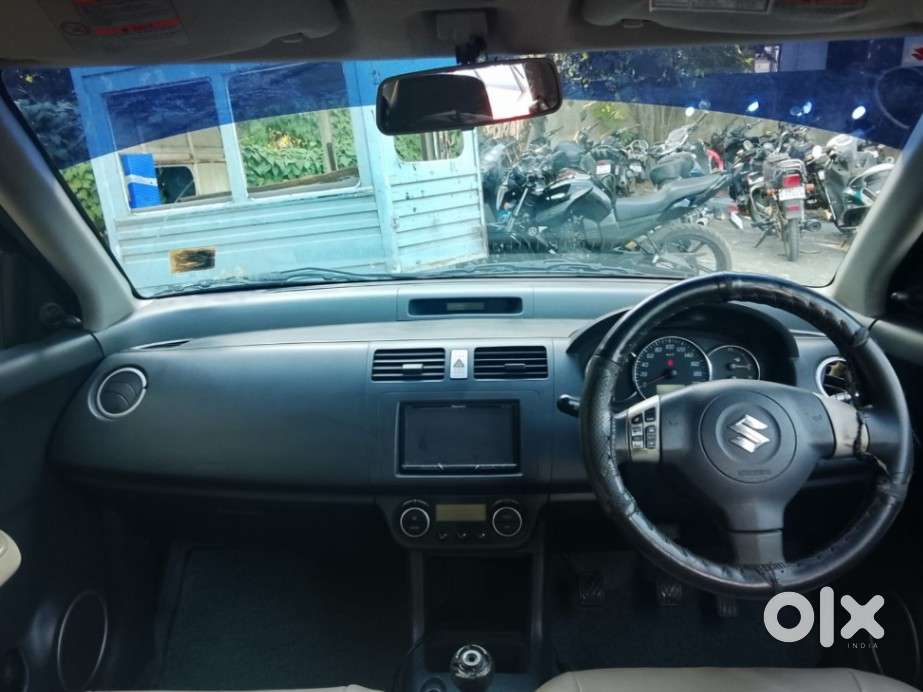 Maruti Suzuki Swift Dzire 1.2 Zxi Bsiv, 2011, Petrol
