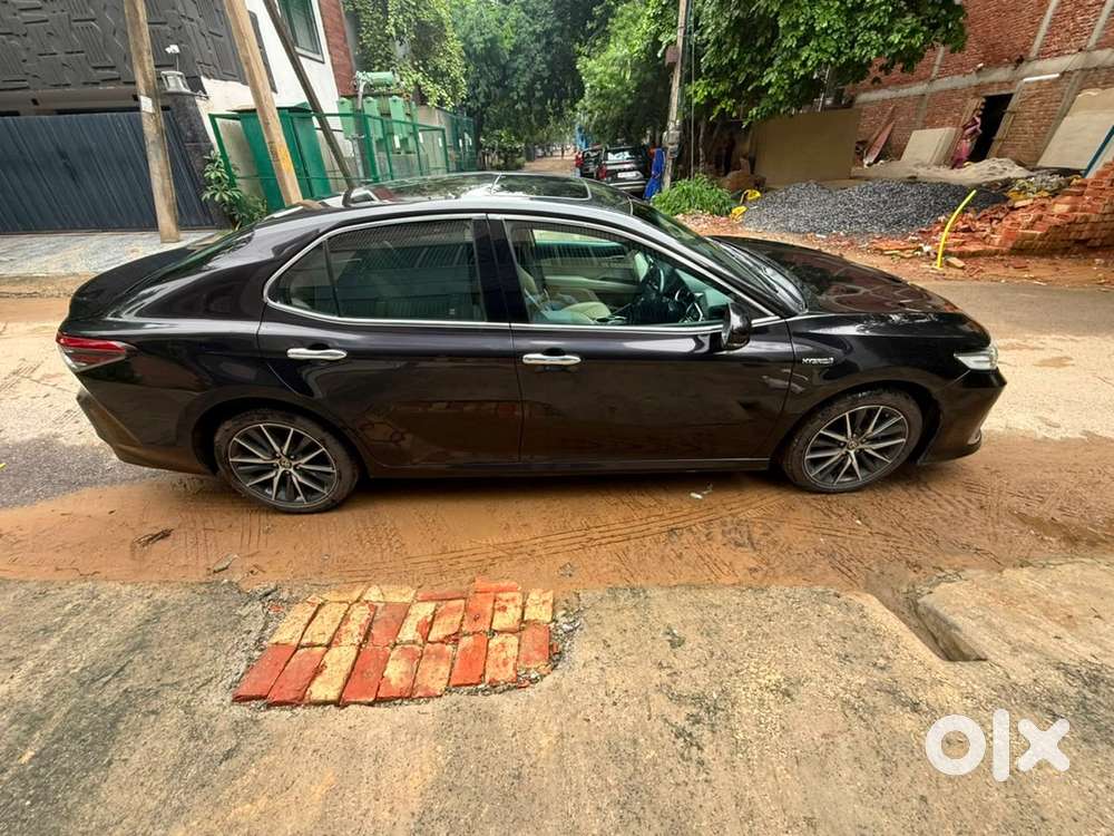 Toyota Camry Hybrid 2022 All Original New Tyres In Warranty Car