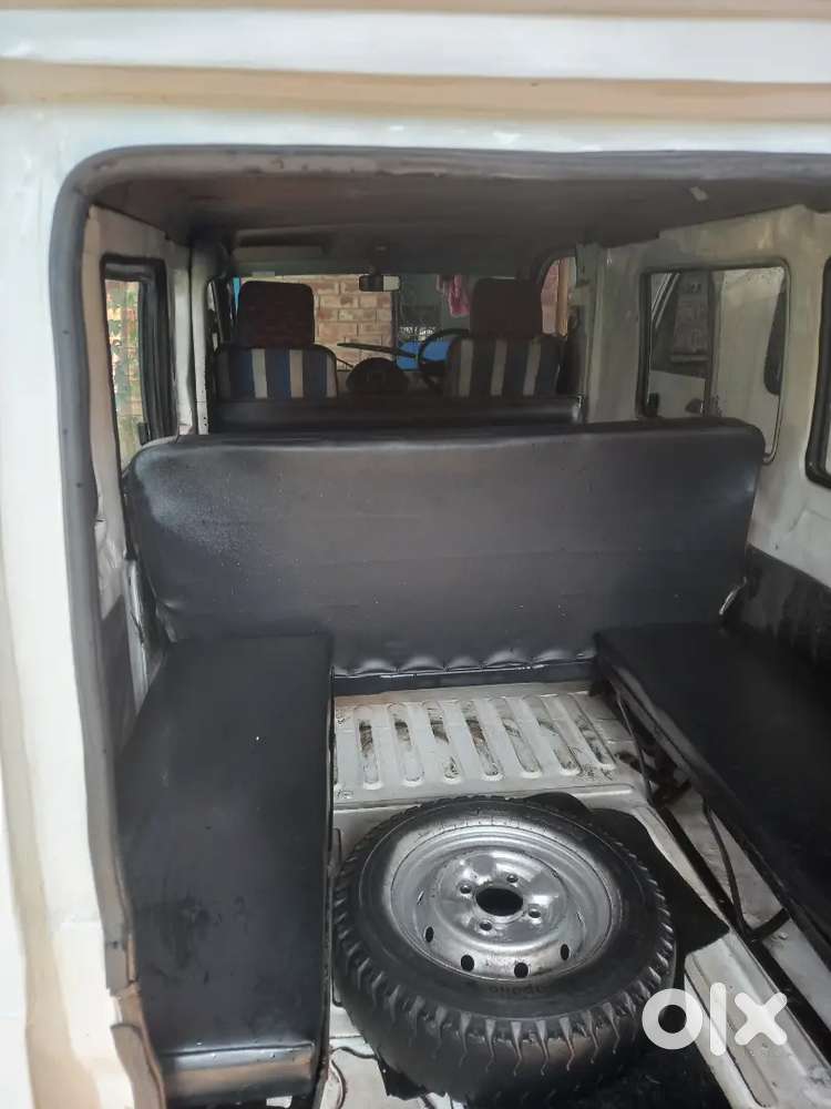 Tata Magic/ Mahindra Maxximo