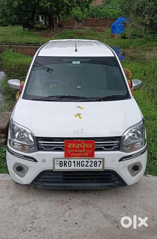 कार अच्छी है सिर्फ एक हाथ का चला हुआ है ,,
