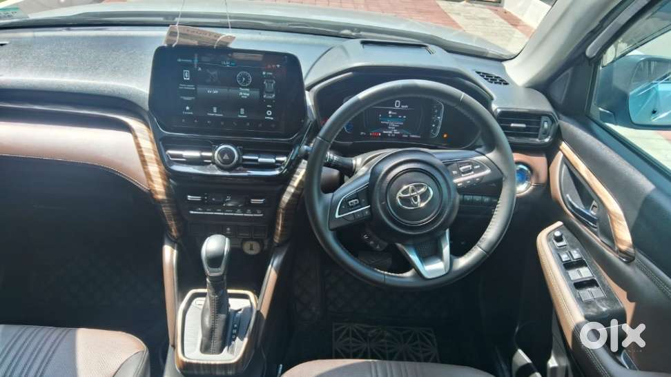Toyota Urban Cruiser Hyryder 1.5 V Hybrid, 2025, Petrol