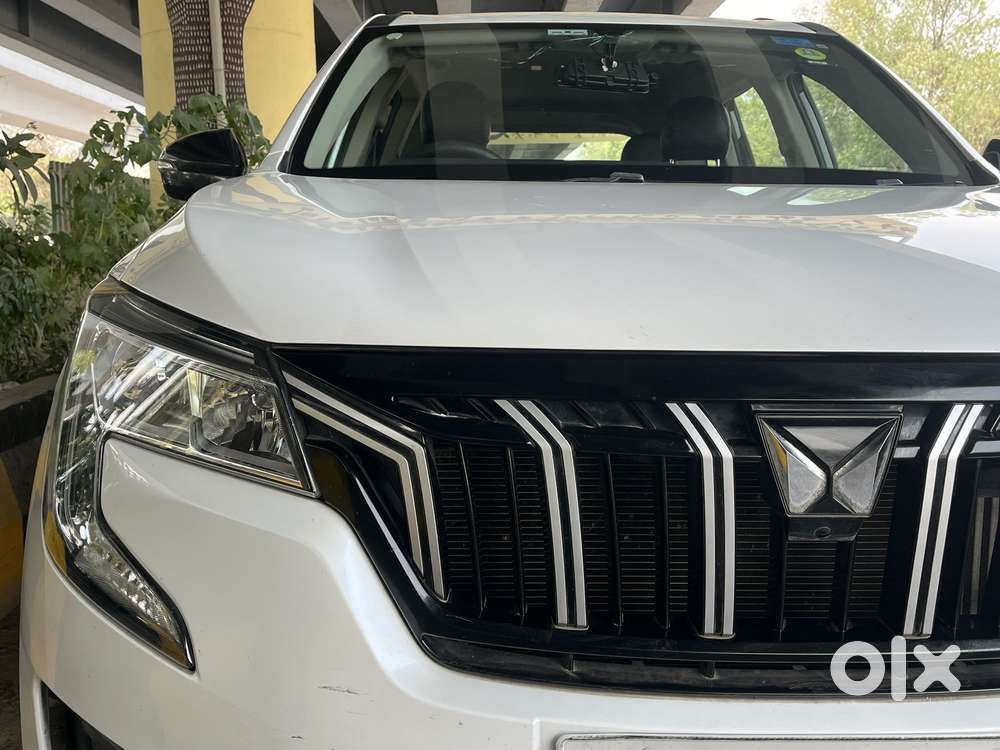 Mahindra Xuv700 2.0 Mx Petrol Mt 5 Str, 2023, Petrol