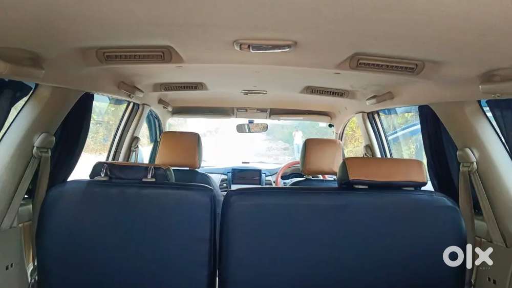 Toyota Innova 2.5 V (e4) 8s Good Condition Car Selling