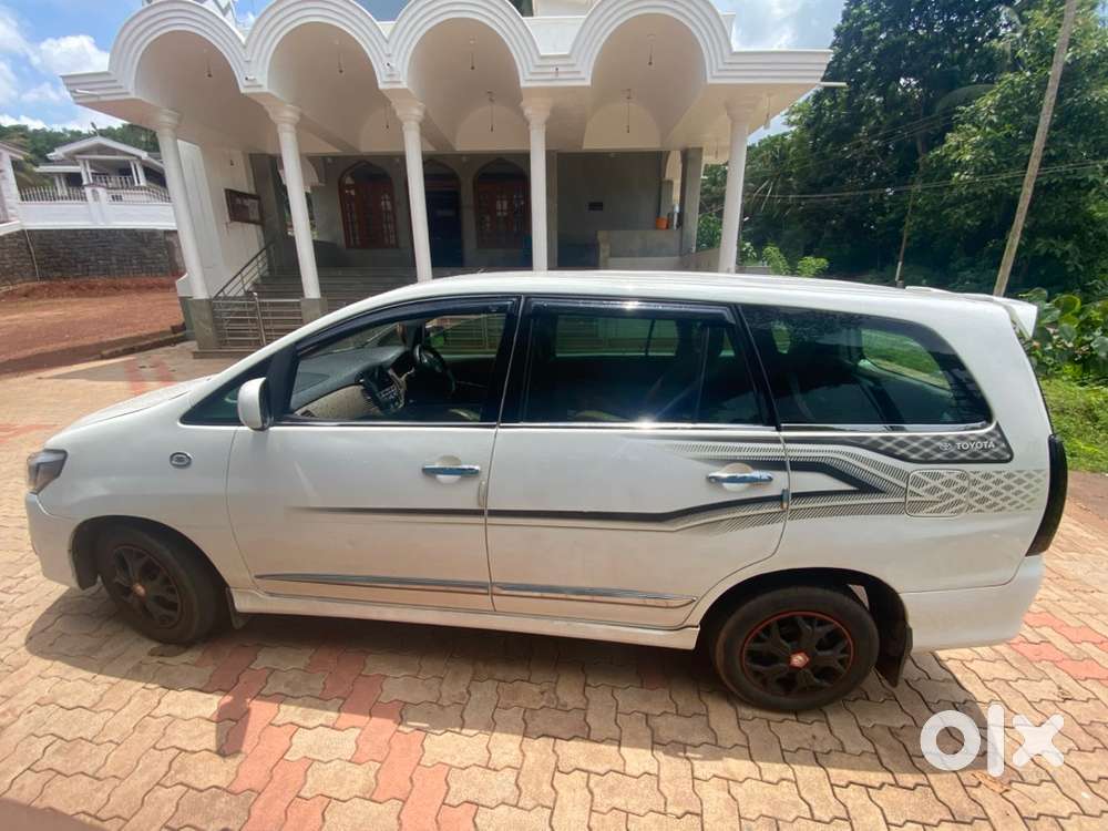 Toyota Innova Diesel 2.5 2015
