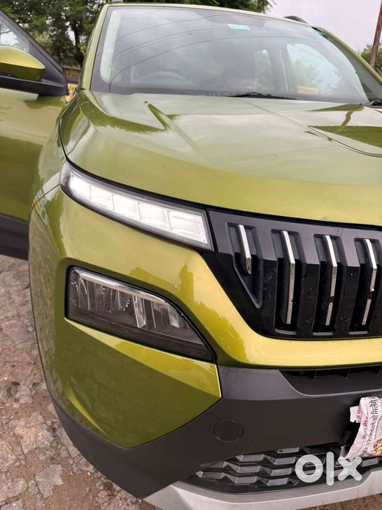Skoda Kylaq Signature Petrol 2025