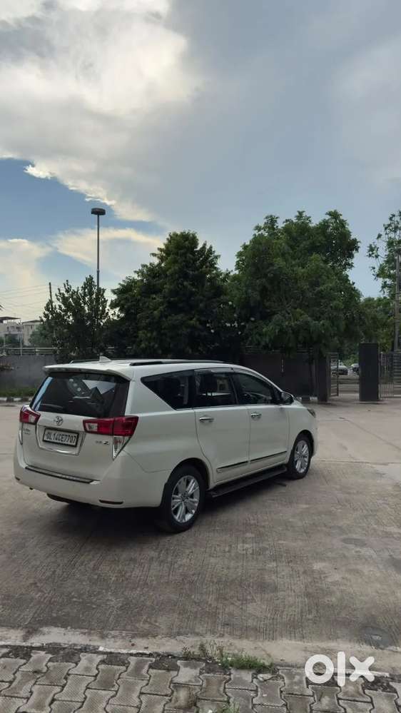 Toyota Innova Crysta 2.8 Zx At 7 Seater, 2018, Diesel