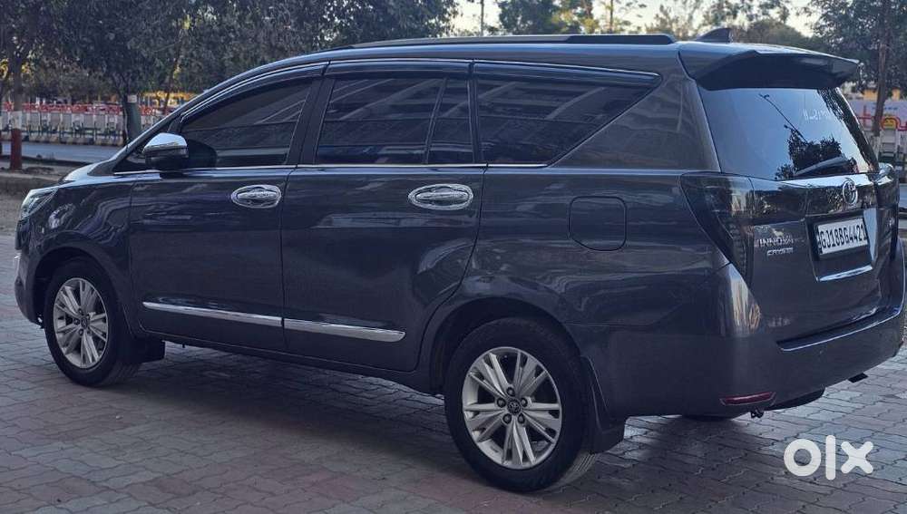 Toyota Innova Crysta 2.8z Automatic, 2016, Diesel