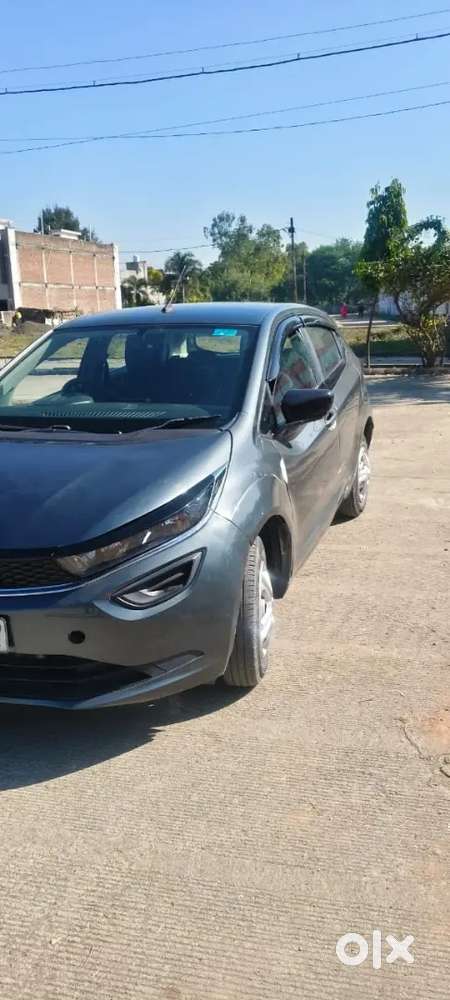 Tata Altroz Xe Petrol 2021