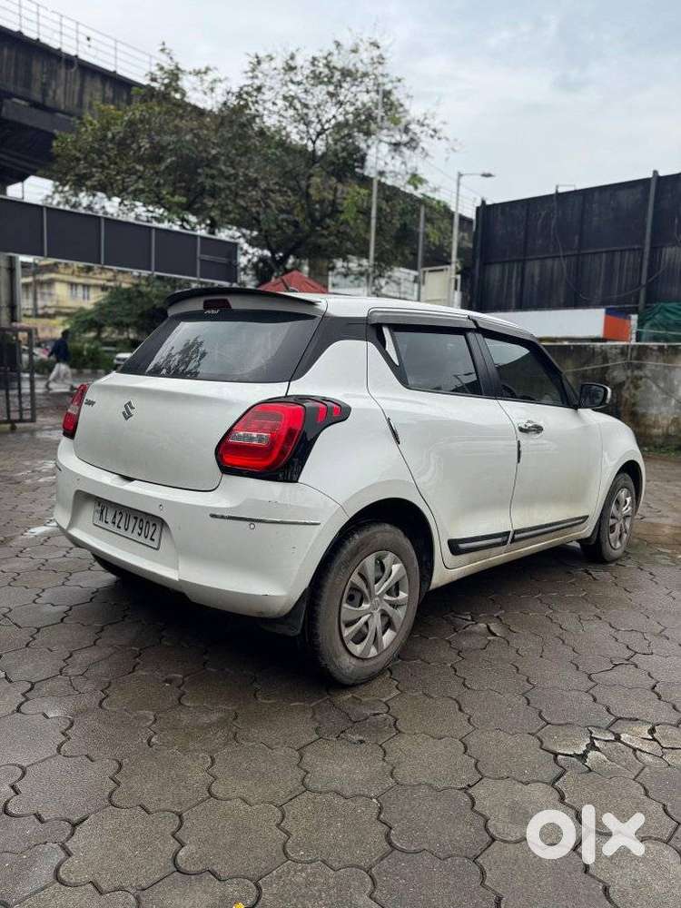Maruti Suzuki Swift Vxi + Manual, 2022, Petrol