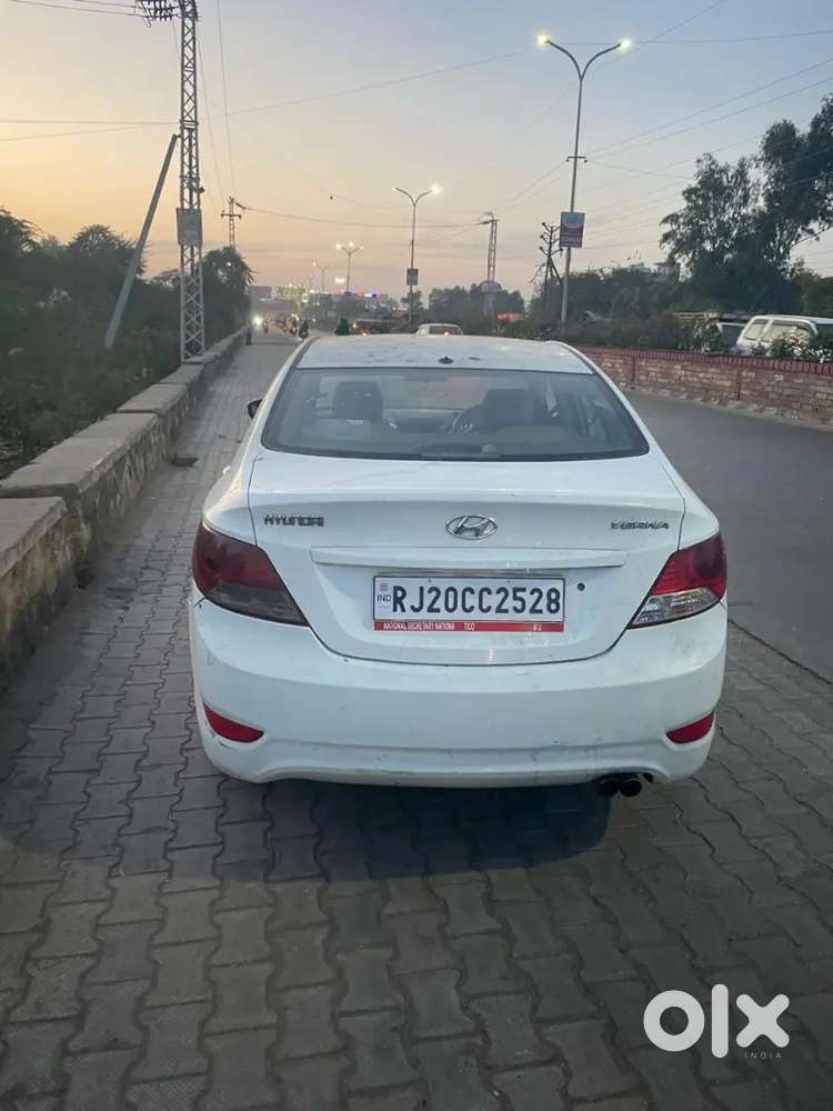 Hyundai Fluidic Verna 2012 Diesel 138000 Km Driven