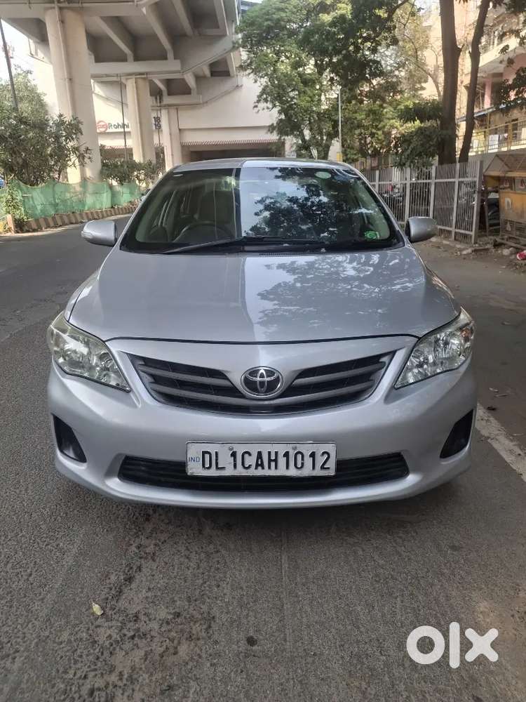 Corolla Altis J
2012,(model,march)
2nd Owner 
Petrol
Km=98,000