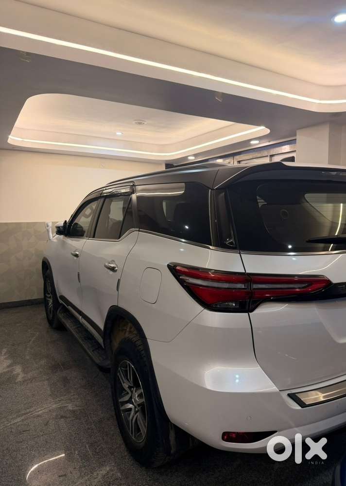 Toyota Fortuner Diesel At 2025 October