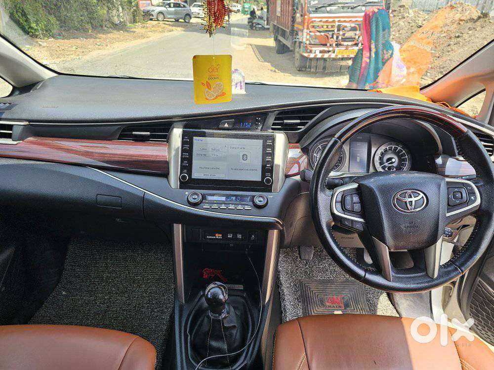 Toyota Innova Crysta [2020-ongoing] 2.4 Vx 8 Str, 2022, Diesel