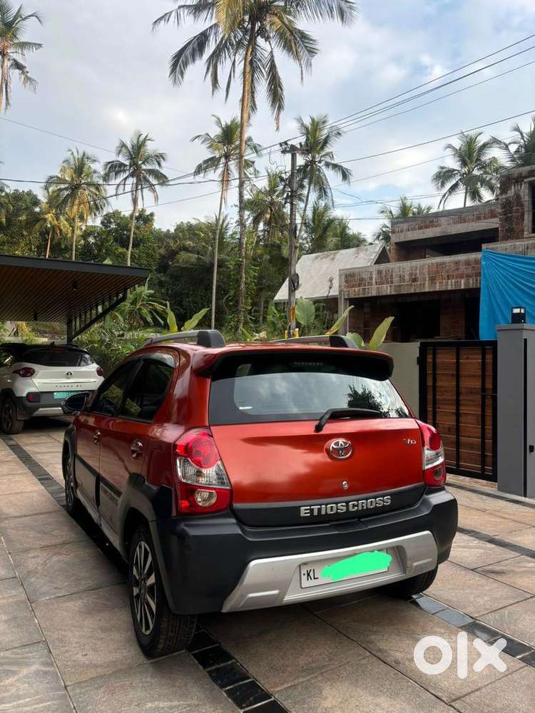 Toyota Etios Cross 2014