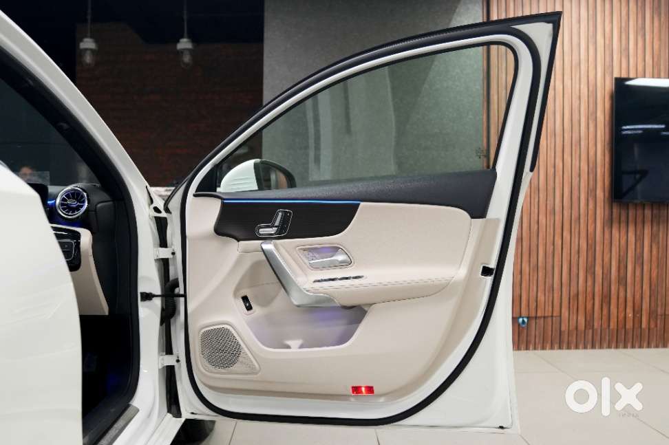 Mercedes-benz A-class Limousine 200, 2025, Petrol