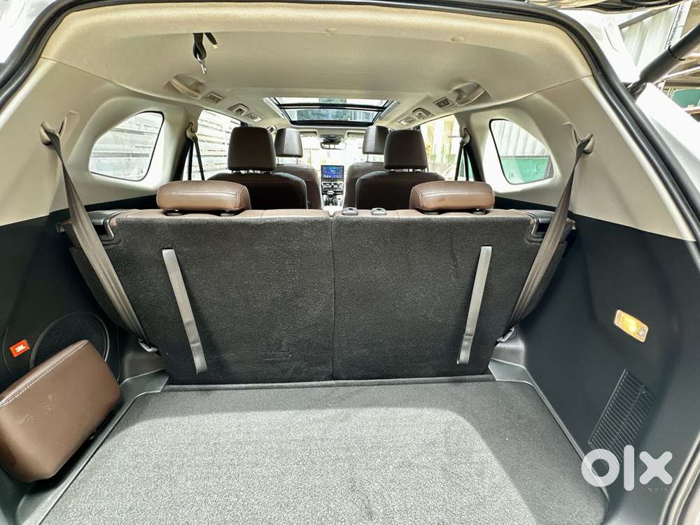 Toyota Innova Hycross 2.0 Zx (o) Hybrid 7 Str, 2025, Petrol