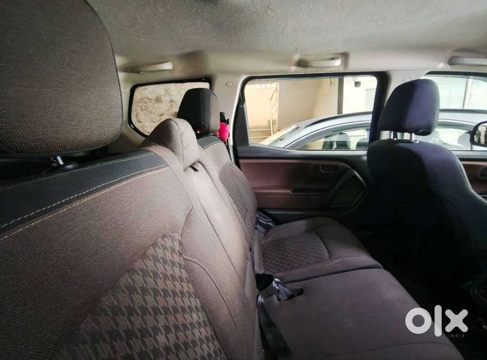 Mahindra Scorio N Z 4 Petrol Manual 2023