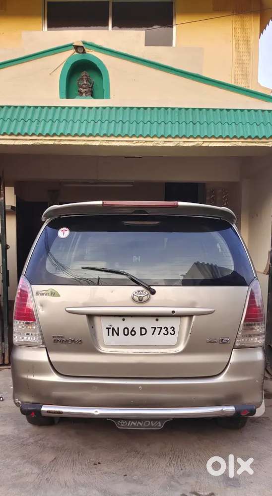 Toyota Innova 2011 Diesel 350000 Km Driven