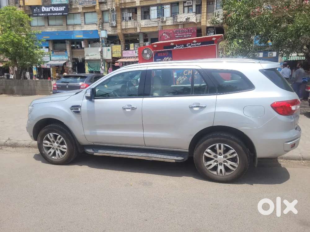 Ford Endeavour 2016
