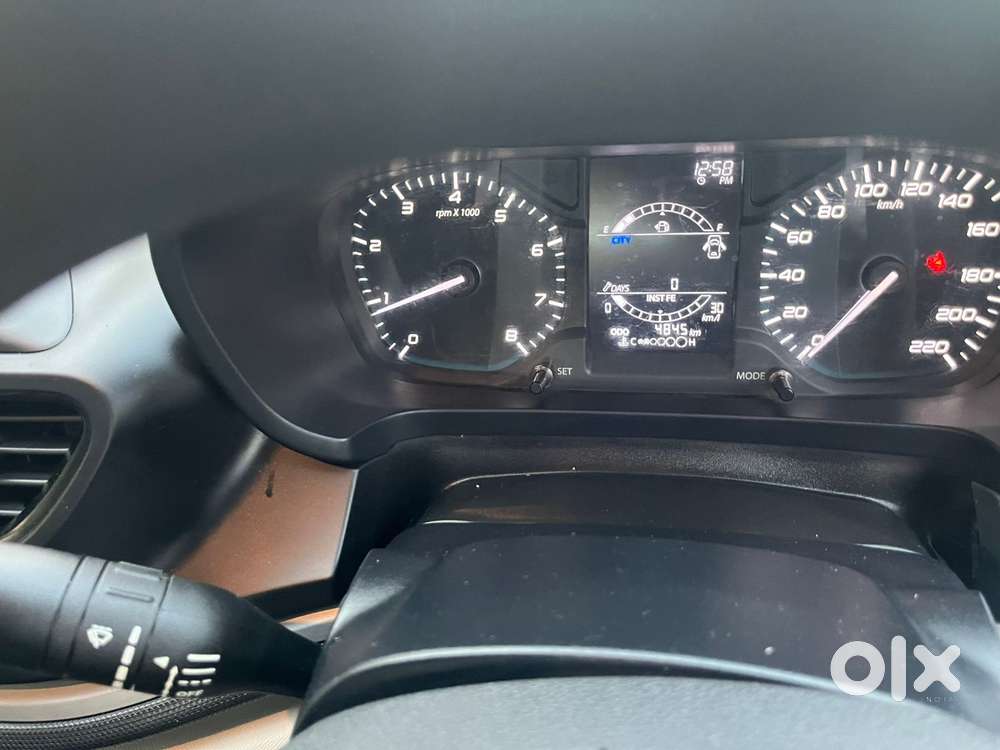 Tata Altroz 1.2 Xe, 2021, Petrol