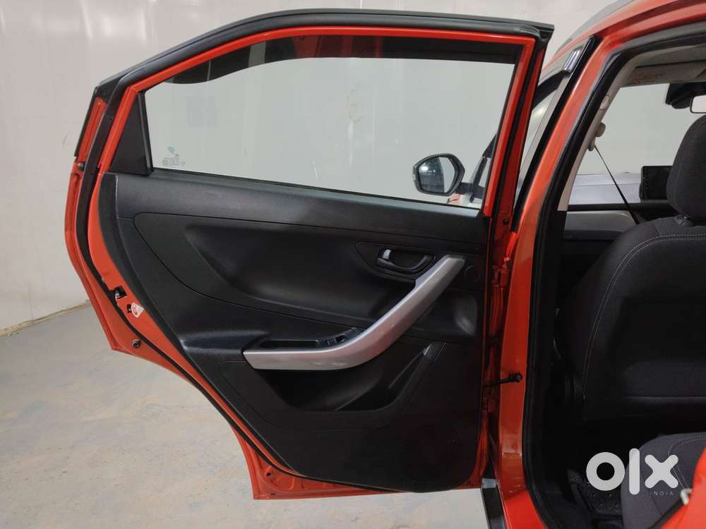 Tata Nexon 1.2 Revotron Xma Amt (s), 2022, Petrol