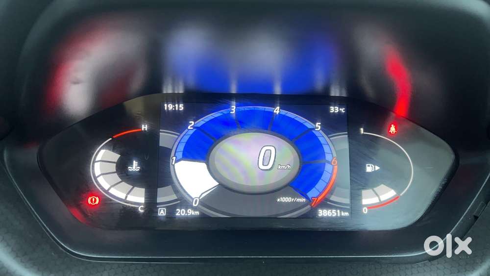 Nissan Magnite 1.0 Xv Premium, 2021, Petrol