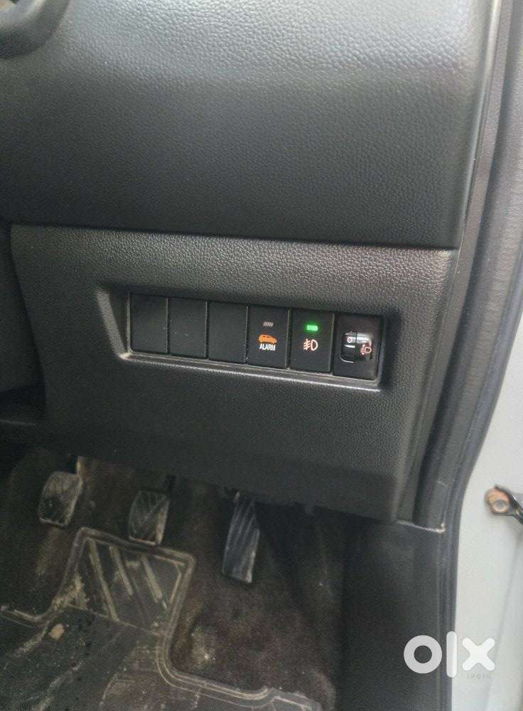 Maruti Suzuki Swift Lxi Optional-o, 2019, Petrol