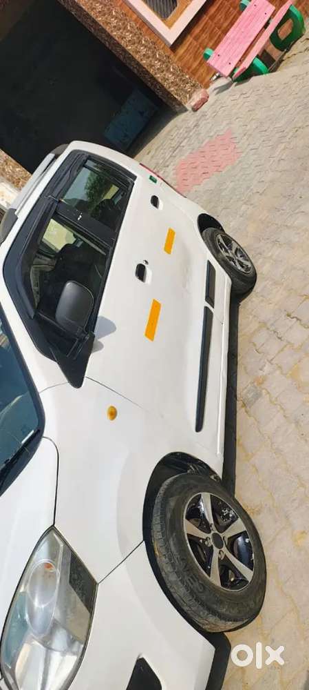 Hr 67 Number Model 2018cng+ Petrol(company Fited Cng)1st Ownr Alloy