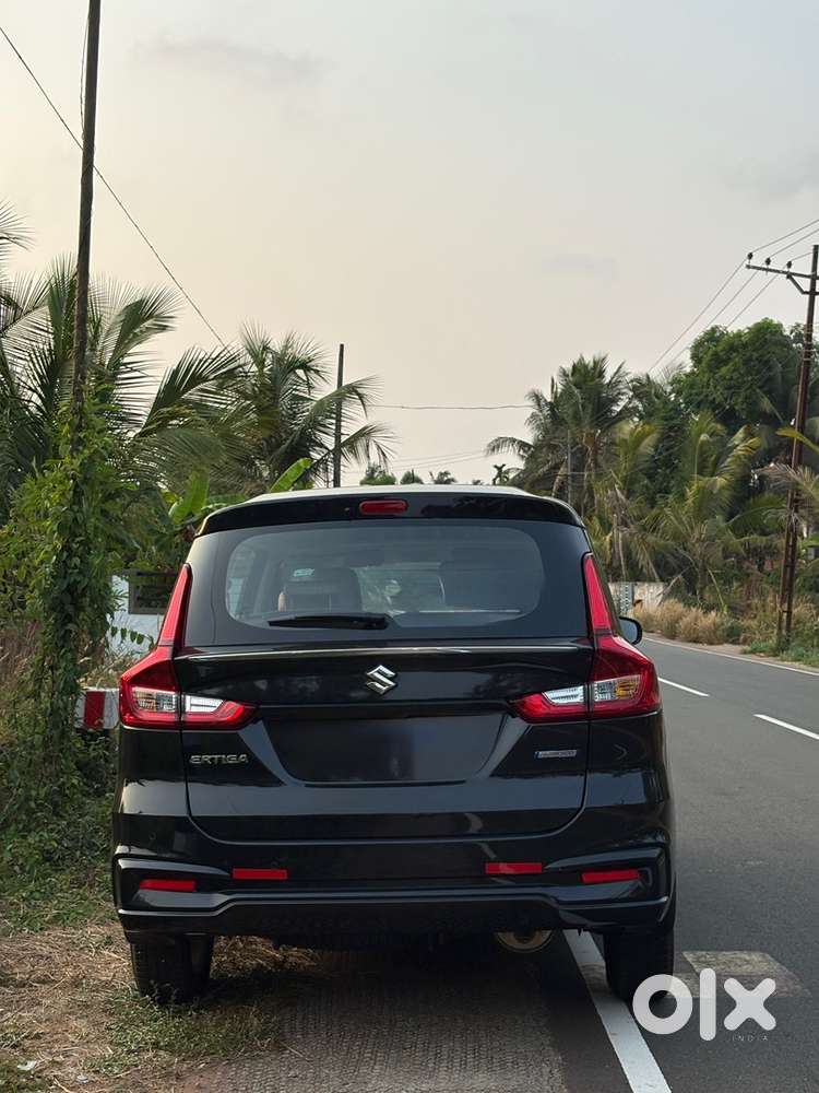 Maruti Ertiga Zxi 2025