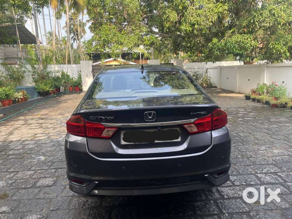 Honda City V Mt 2017  Single Owner  42,100 Km  Full Honda Service