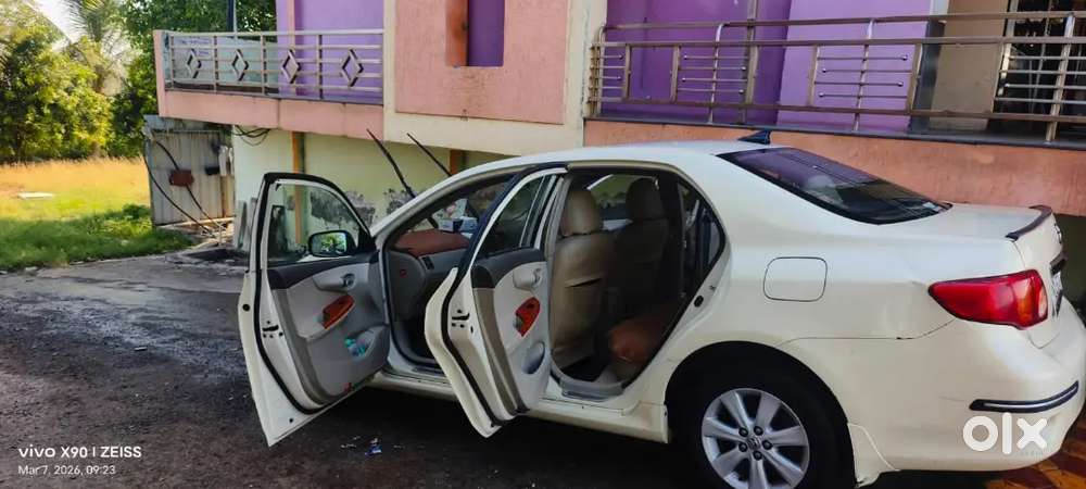 Toyota Corolla Altis 2010