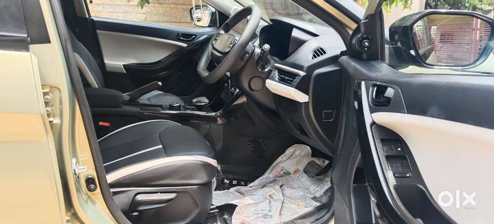 Tata Nexon Xz Plus (hs), 2025, Petrol