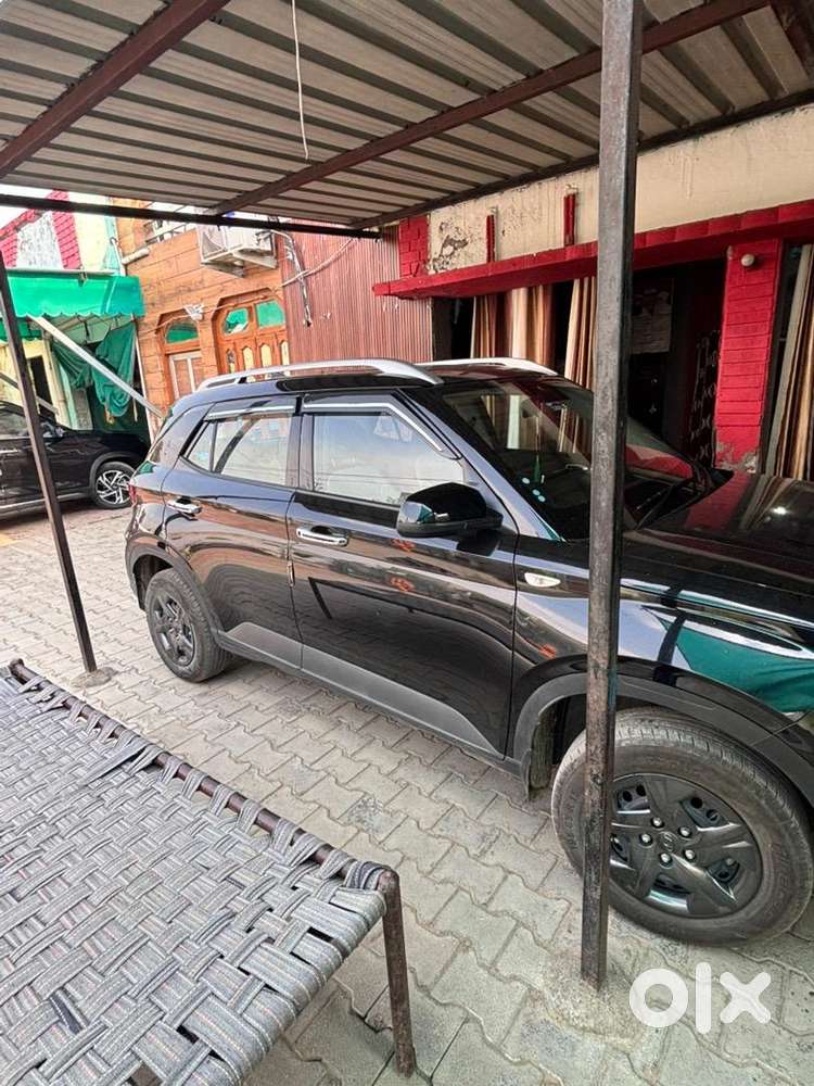 Hyundai Venue 2025 Petrol 9100 Km Driven