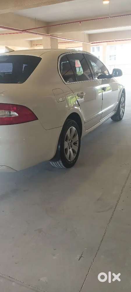 Skoda Superb Elegance 2012