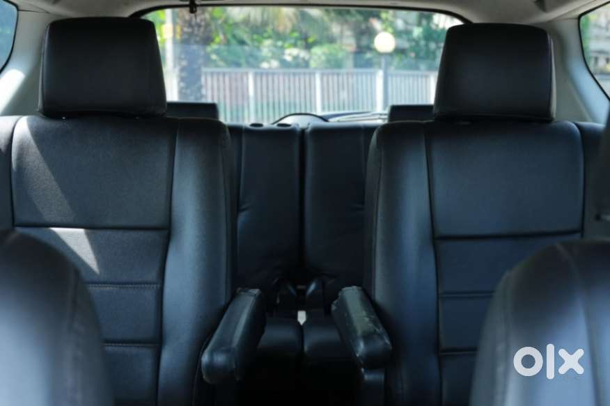 Toyota Innova Crysta 2.4 G Plus Mt 7 Str, 2019