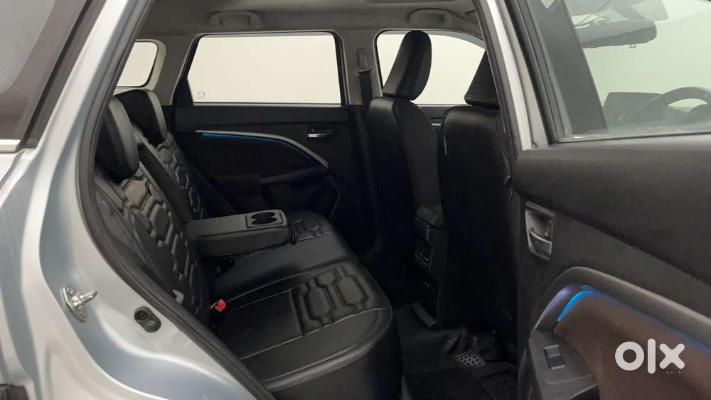 Maruti Suzuki Brezza 1.5 Zxi Plus Smart Hybrid Dual Tone, 2023, Petr..