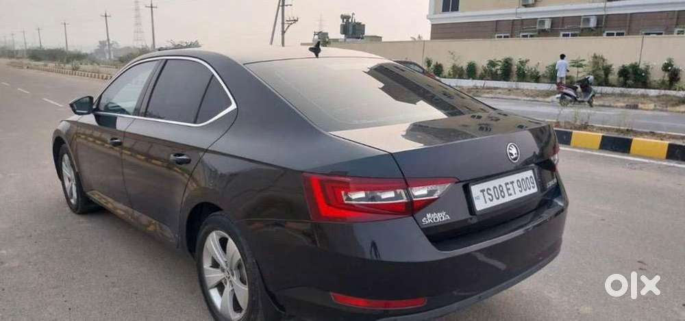 Skoda Superb 2016 Petrol Well Maintained